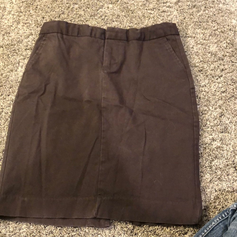 Gap size 2 brown stretchy mid length skirt brown